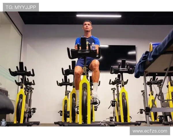 足球巨星C罗的奢华生活揭秘与训练背后的坚持与奋斗故事